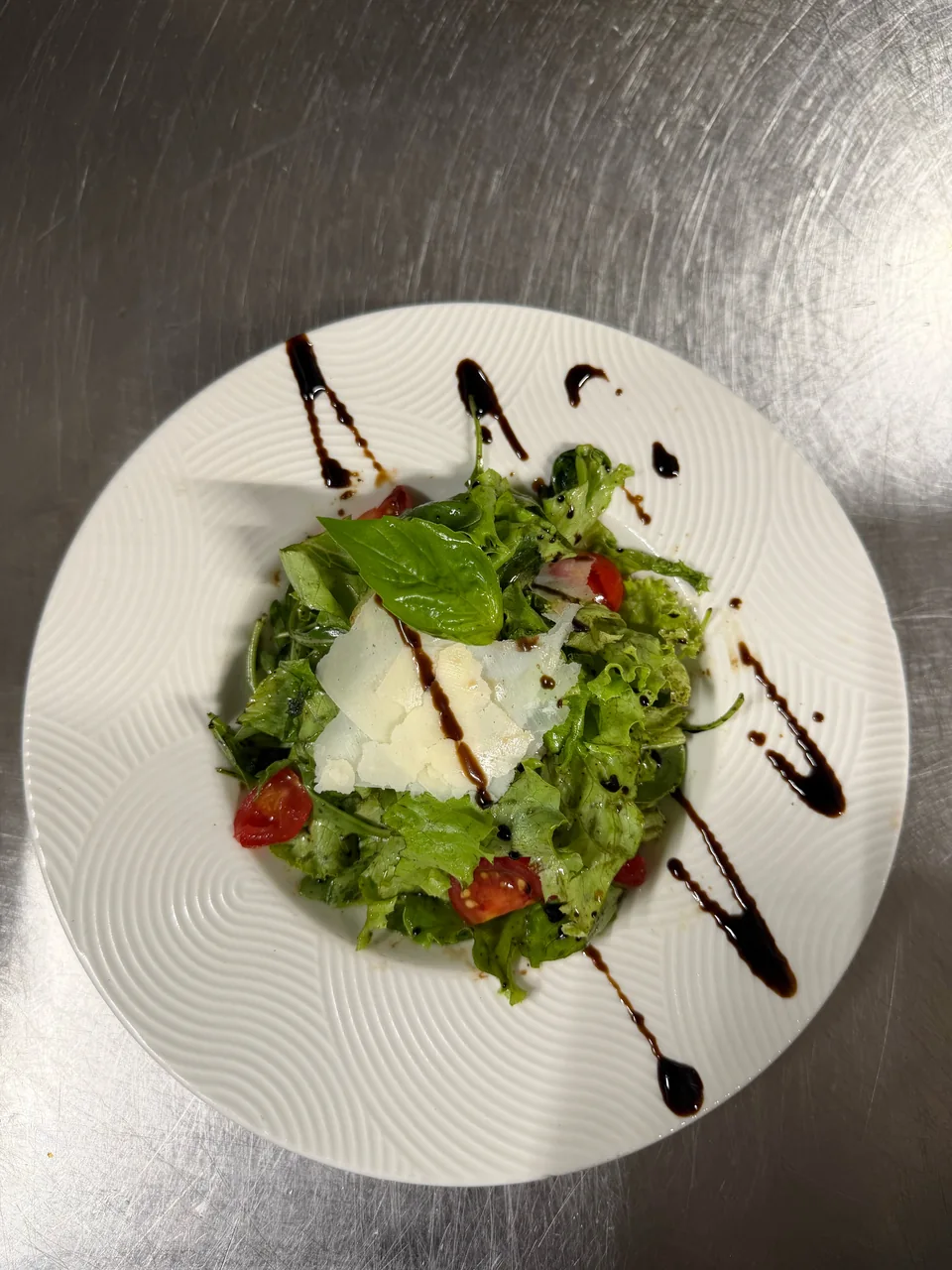 Ein bei Spinella zubereiteter Salat